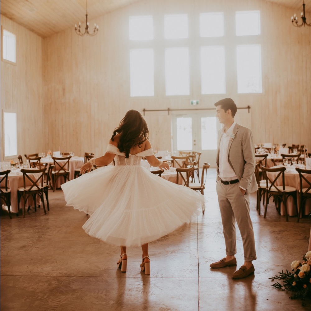 Selling my wedding dress, this one's a dream to twirl in!